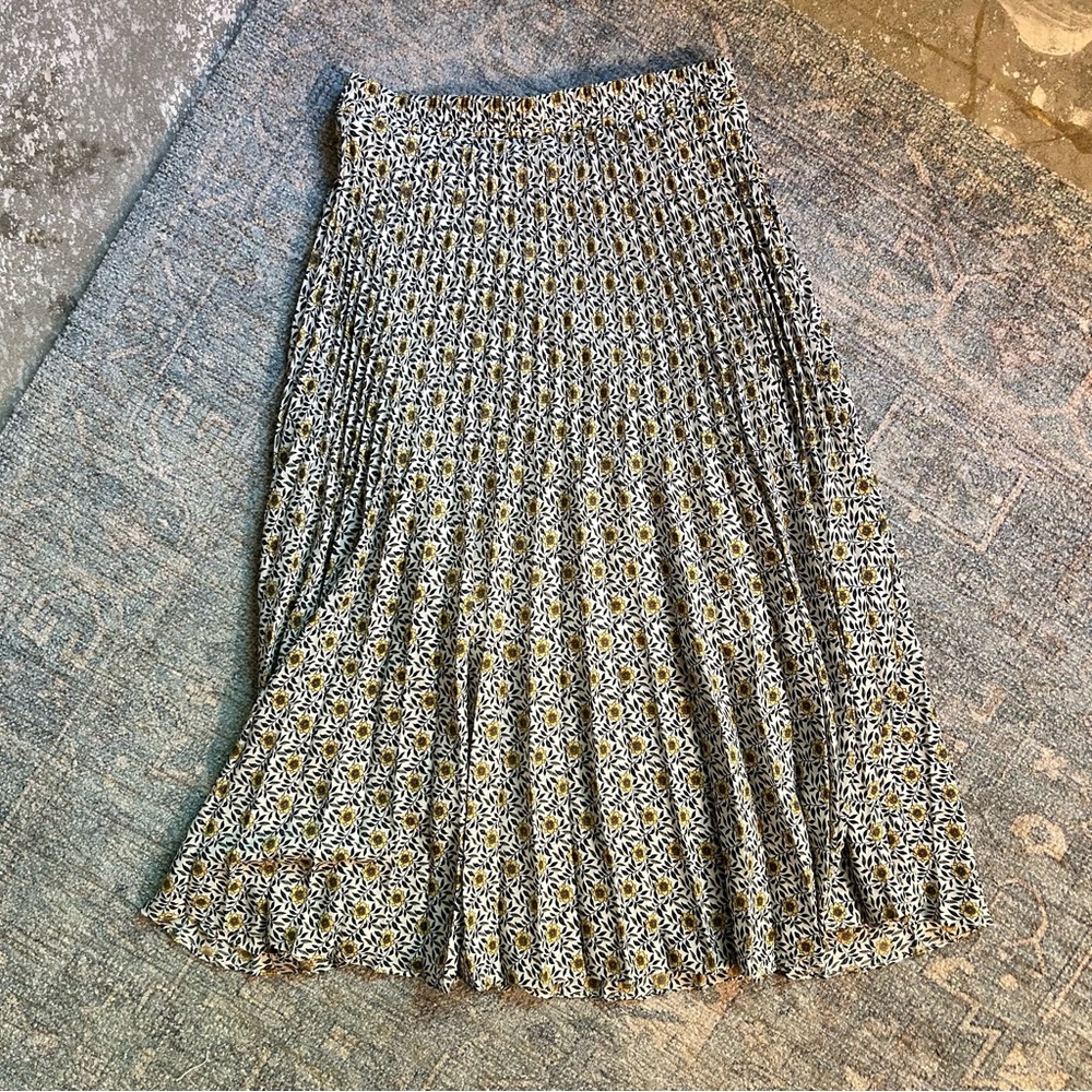 Max Studio Sunflower Pleated Midi Skirt